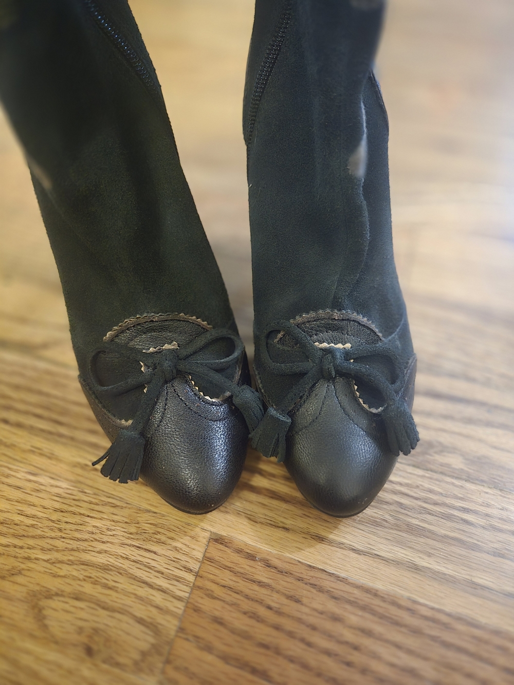 RARE Sam Edelman Black Floral Embroidered Knee Boots - Picture 3 of 8